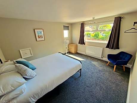 Four-Bedroom Deluxe Apartment