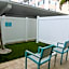 Winter the Dolphin's Beach Club, Ascend Hotel Collection