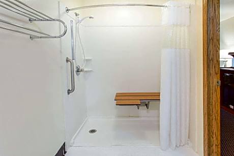2 Double Beds, Mobility Accessible One-Bedroom, Suite, Non-Smoking
