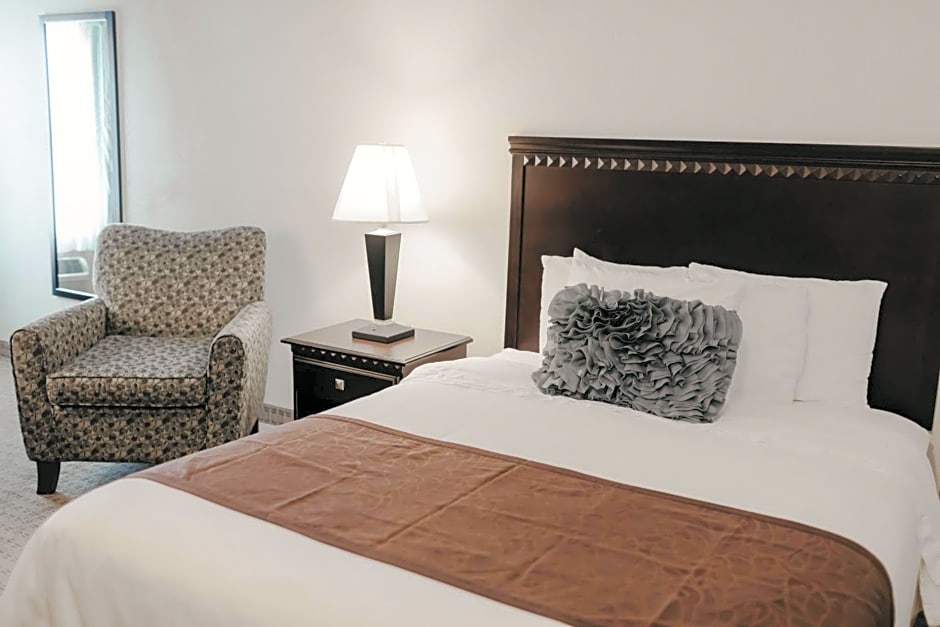 Eastland Suites Hotel & Conference Center
