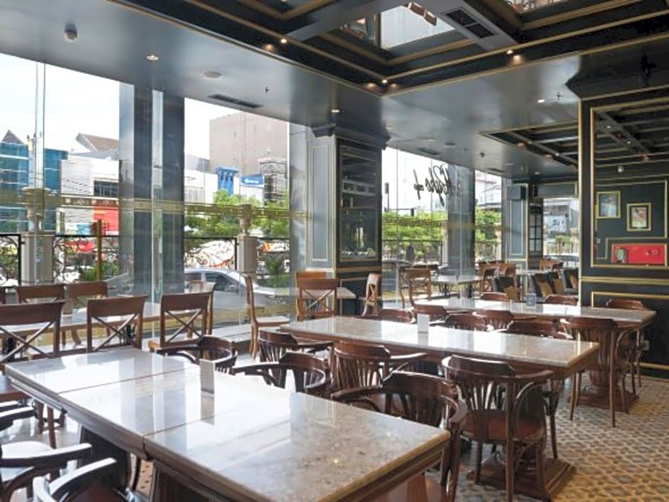 Myko Hotel & Convention Center Makassar