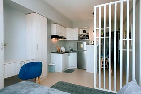 Studio Unit at Avida Towers Riala Tower 2 Cebu IT Park with Pool and Wifi