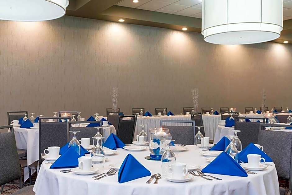 Sonesta Hotel Grand Rapids Airport