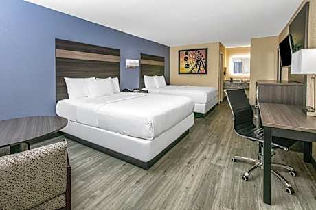 Queen Room with Two Queen Beds - Smoking