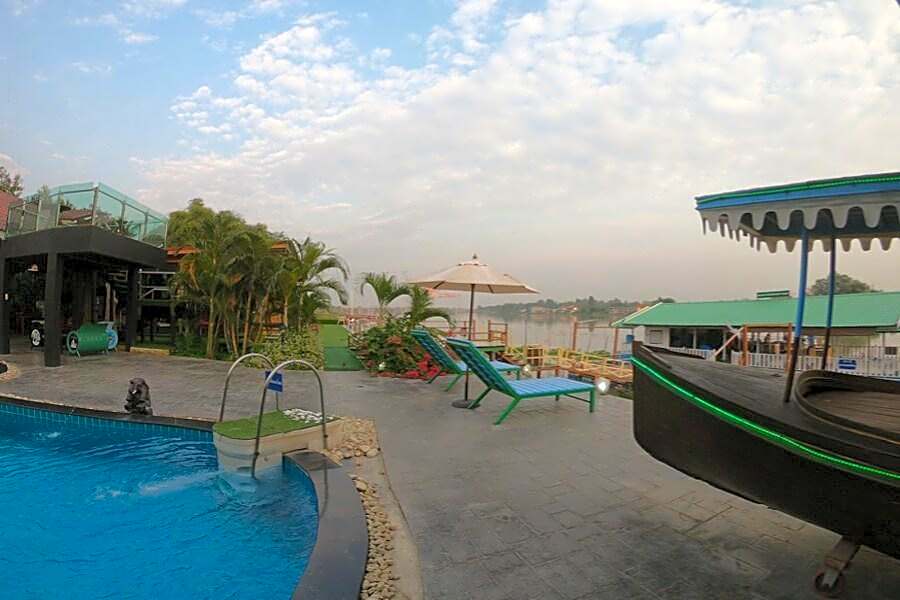 Suwanna Riverside Resort