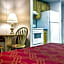 Rodeway Inn & Suites Brunswick near Hwy 1