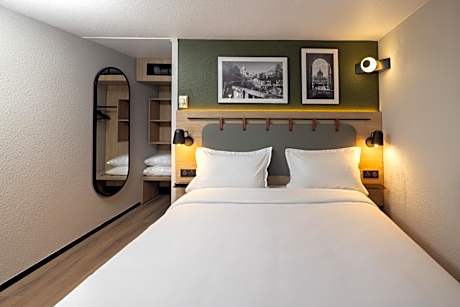 Standard Room - 1 Queen Bed 1 Bunk Bed