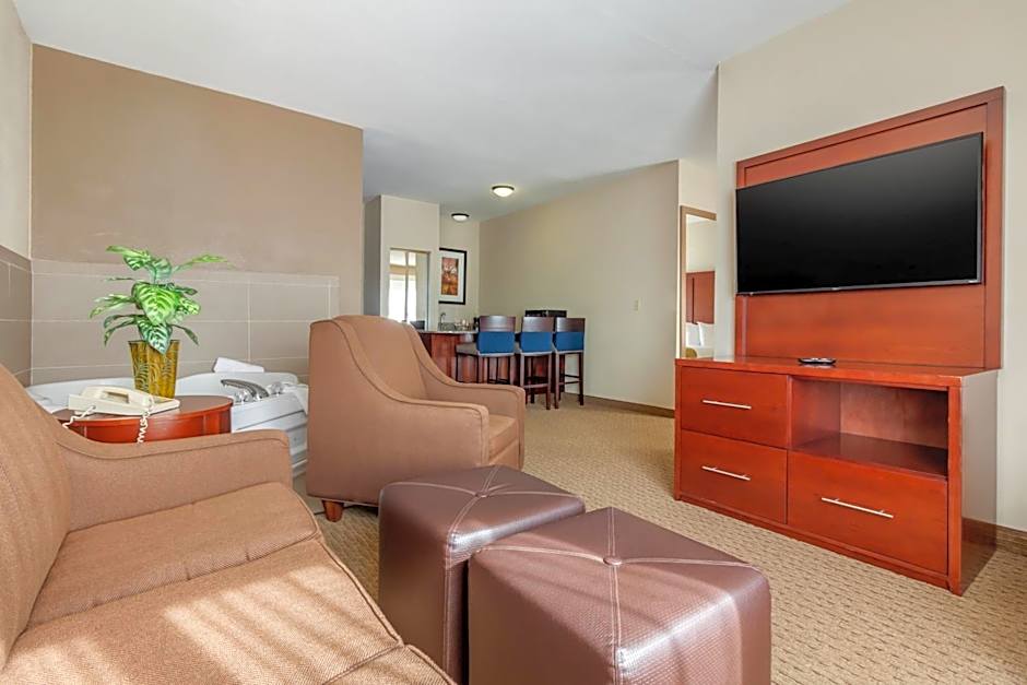 Comfort Suites Omaha East-Council Bluffs