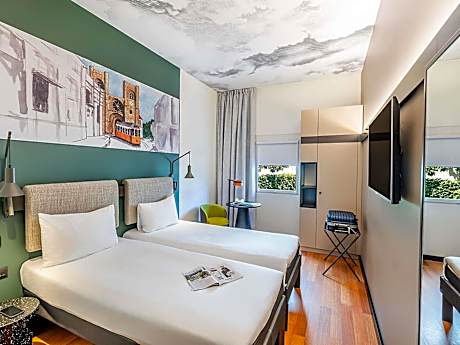 Standard Twin Room