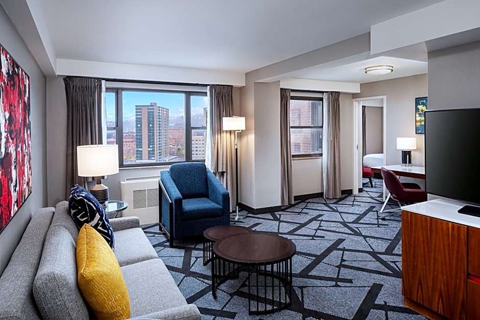 DoubleTree by Hilton Hotel & Suites Pittsburgh Downtown