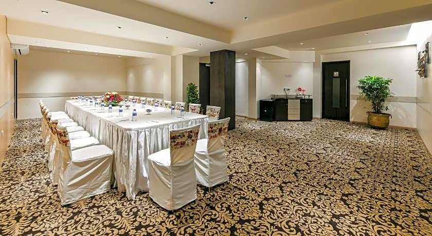 The Paradise by Tunga