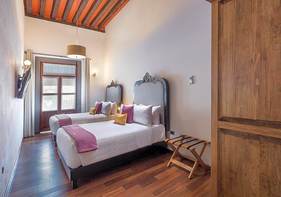 HOTEL CASA MONARCA