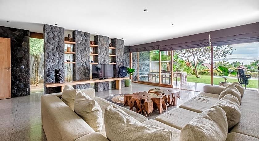 Jimbaran Balangan Beach Front Villa Nakar