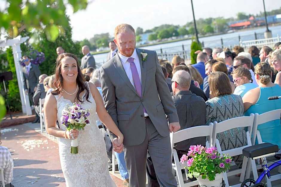 DoubleTree By Hilton Bay City Riverfront