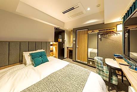 adjoining two rooms smoking moderate double