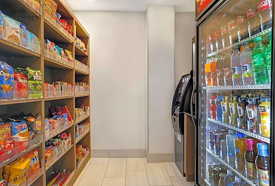 Holiday Inn Express & Suites - Lenexa - Overland Park Area By IHG