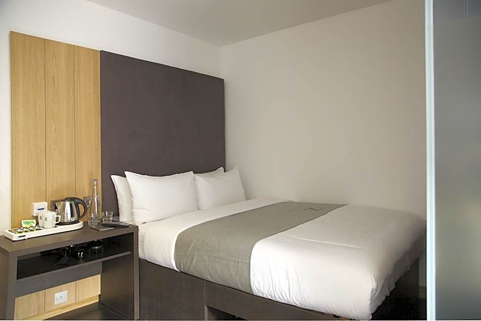The Z Hotel City