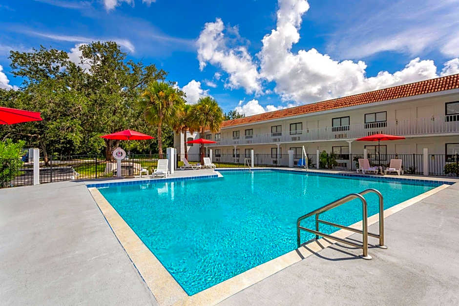 Travelodge by Wyndham Orlando Lake Buena Vista South