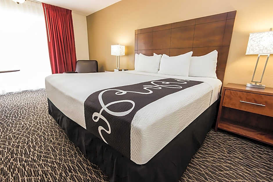 La Quinta Inn & Suites by Wyndham Clearwater Central