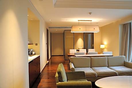 Premium Suite, Suite, 1 King