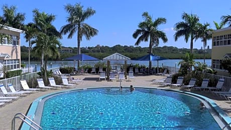 Barefoot Beach Resort