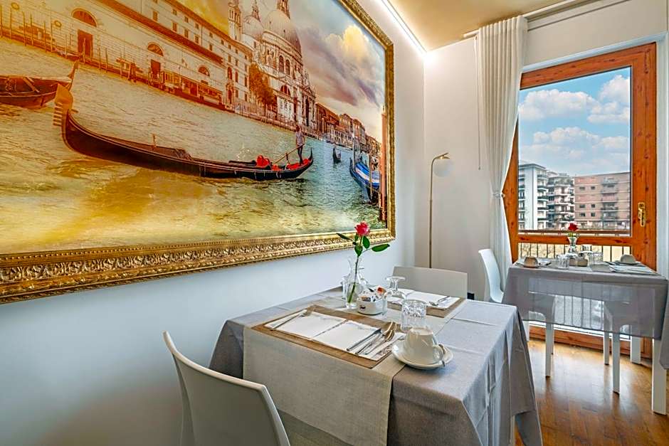 Venice Friends Residence