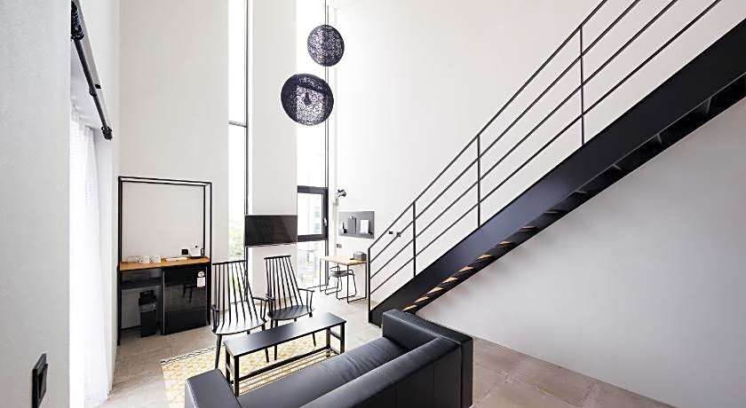 Gangneung Boutique Hotel Bombom