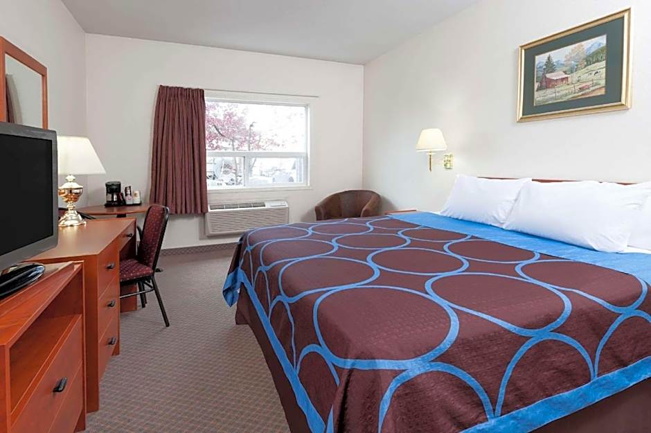 Super 8 by Wyndham Edmonton/West