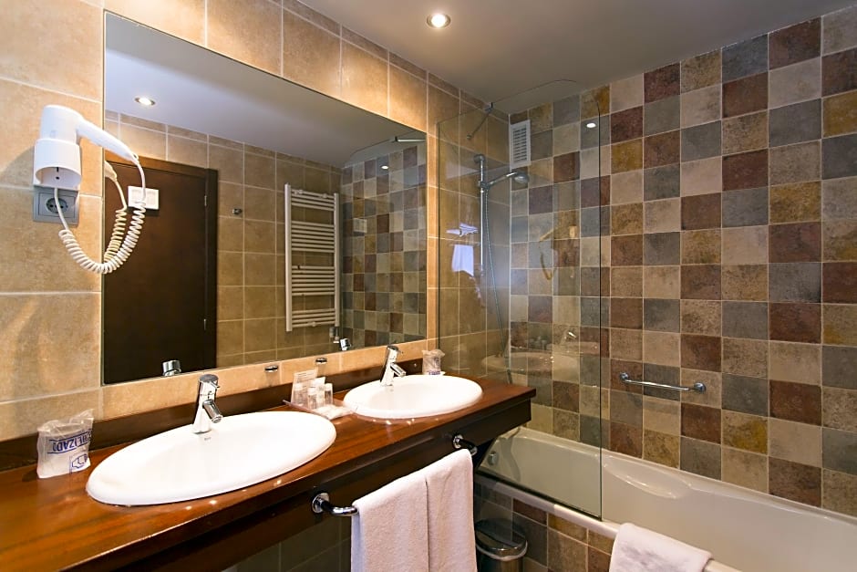 Fun Aragon Hills Hotel & Spa