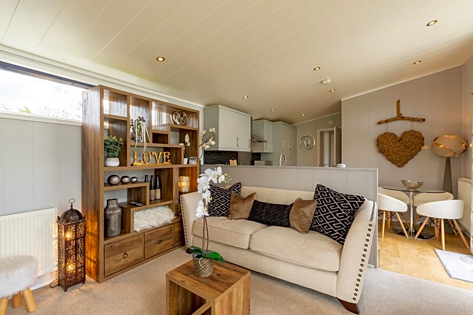 Inside No. 1 Retreat