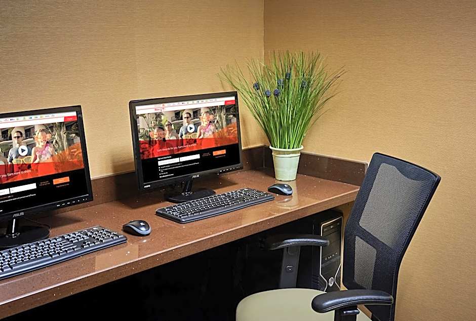 Holiday Inn Express & Suites Timmins by IHG