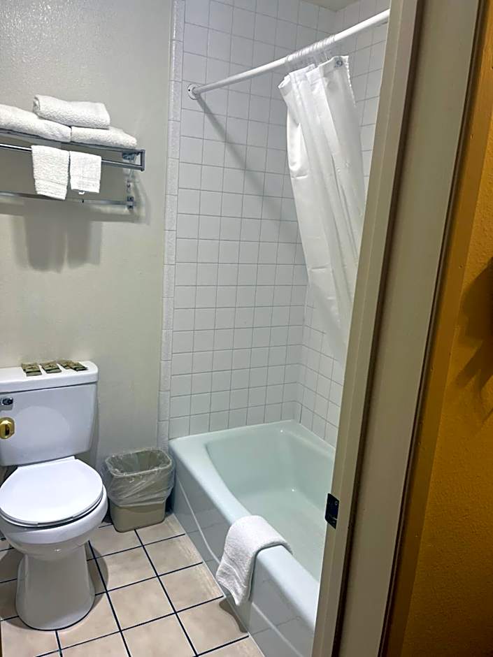 Western Inn Lakewood