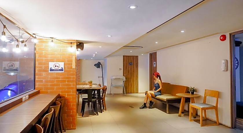 Kokotel Bangkok Surawong