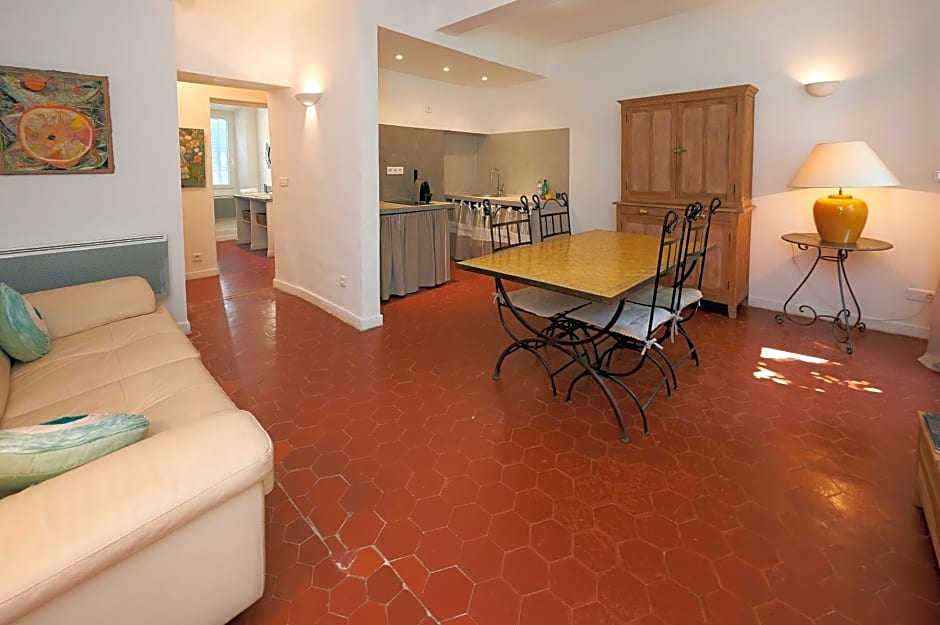 La Grande Maison De Nans