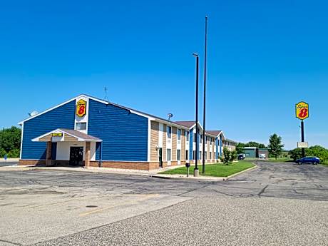 Super 8 by Wyndham Portage