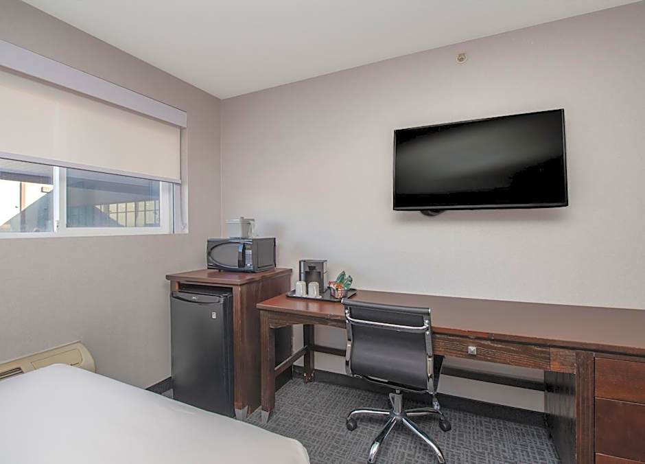 Coast Lethbridge Hotel & Conference Centre