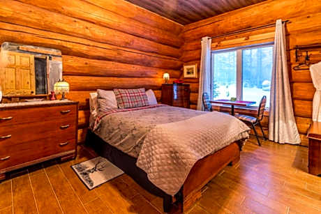 Queen Room with Spa Bath