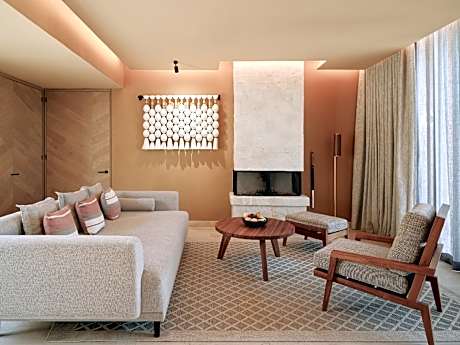 Serenity Pool Suite King