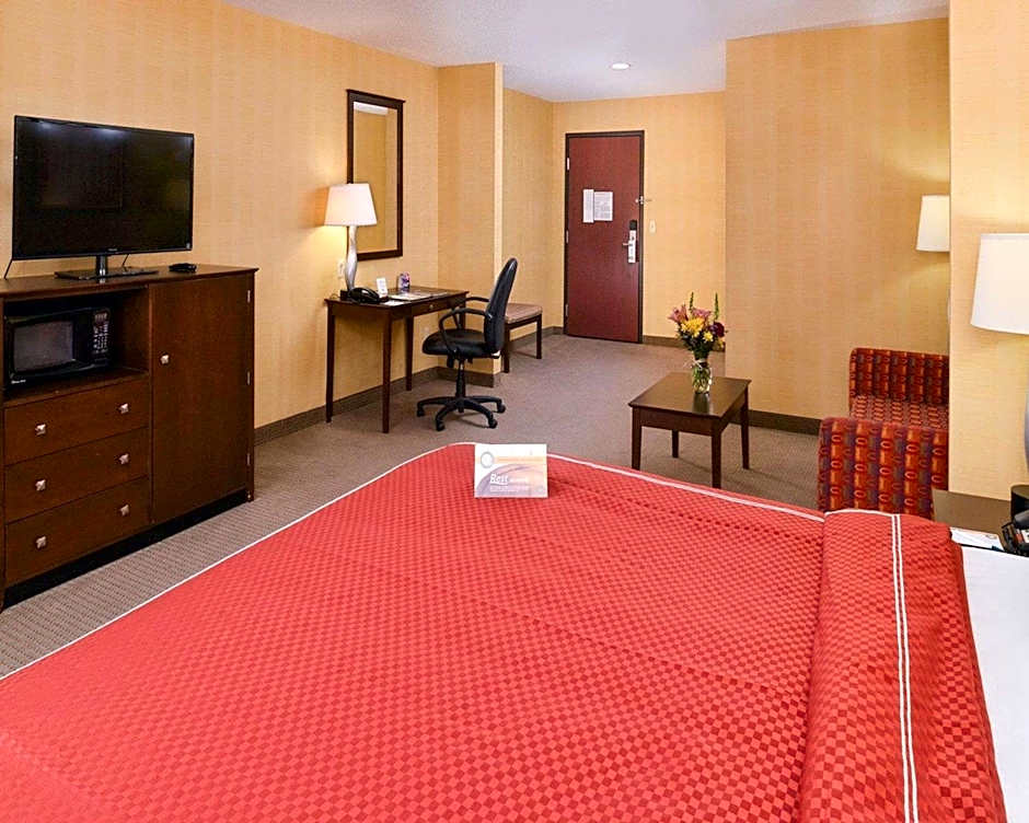 Quality Suites Stratford