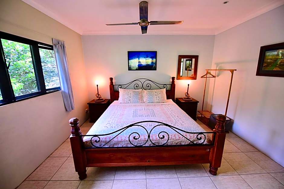 Thornton Beach Bungalows Daintree