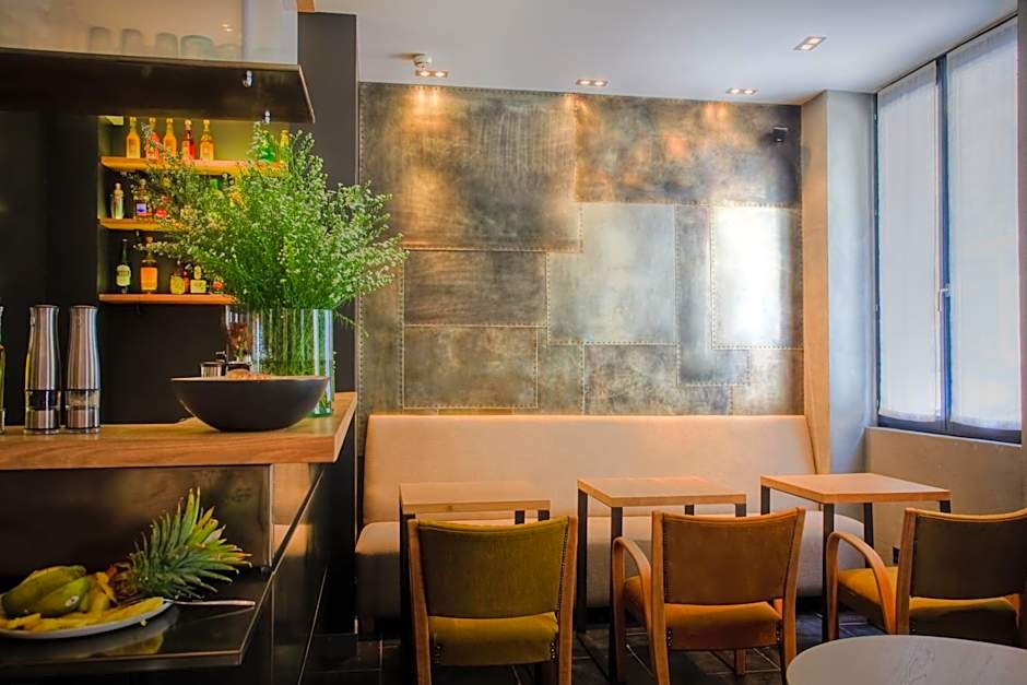 Hidden Hotel By Elegancia