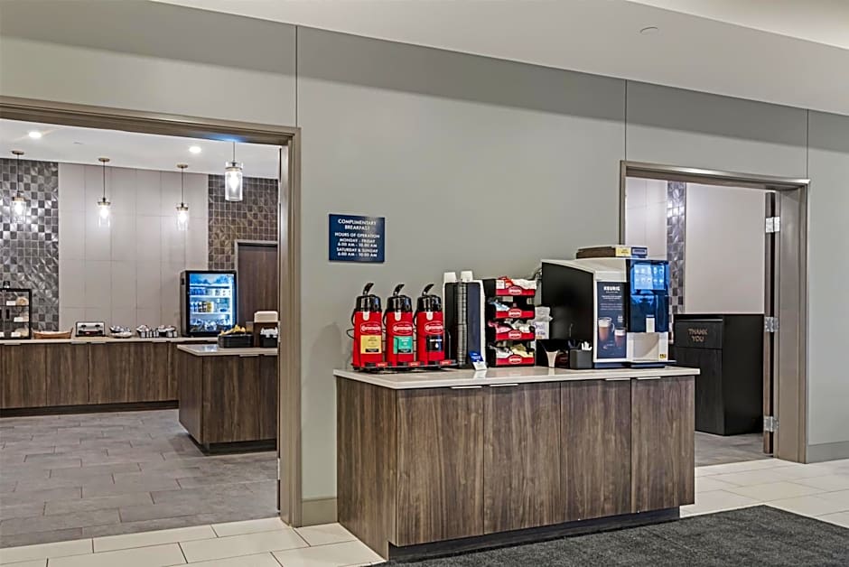 Best Western Plus Marquette Hotel & Suites