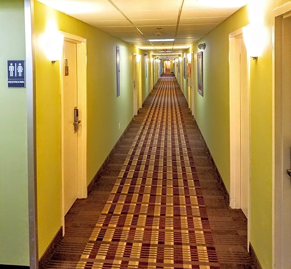 Days Inn by Wyndham Windsor Locks / Bradley Intl Airport