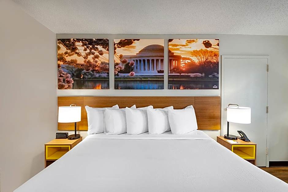 Days Inn by Wyndham Charlottesville/University Area