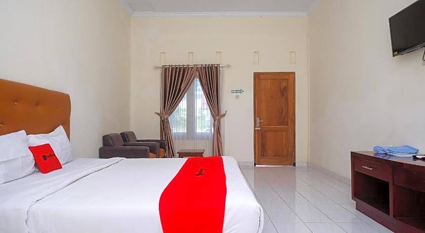 RedDoorz Syariah near Alun Alun Wonosari