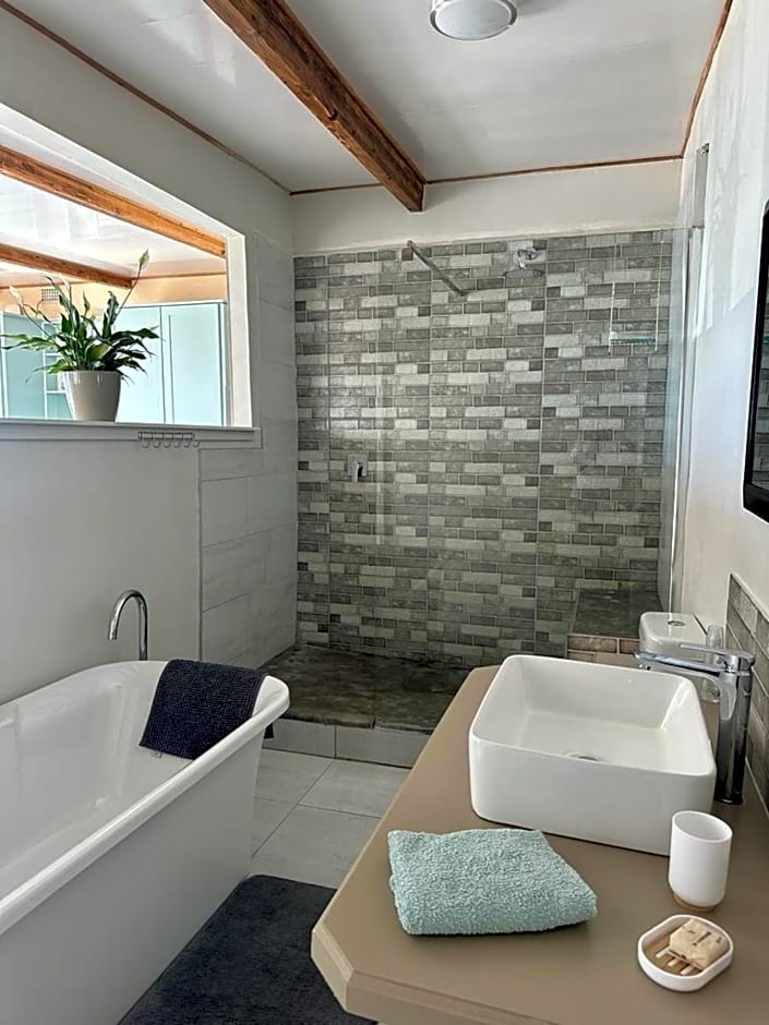 Blue Bay Studio Bayview