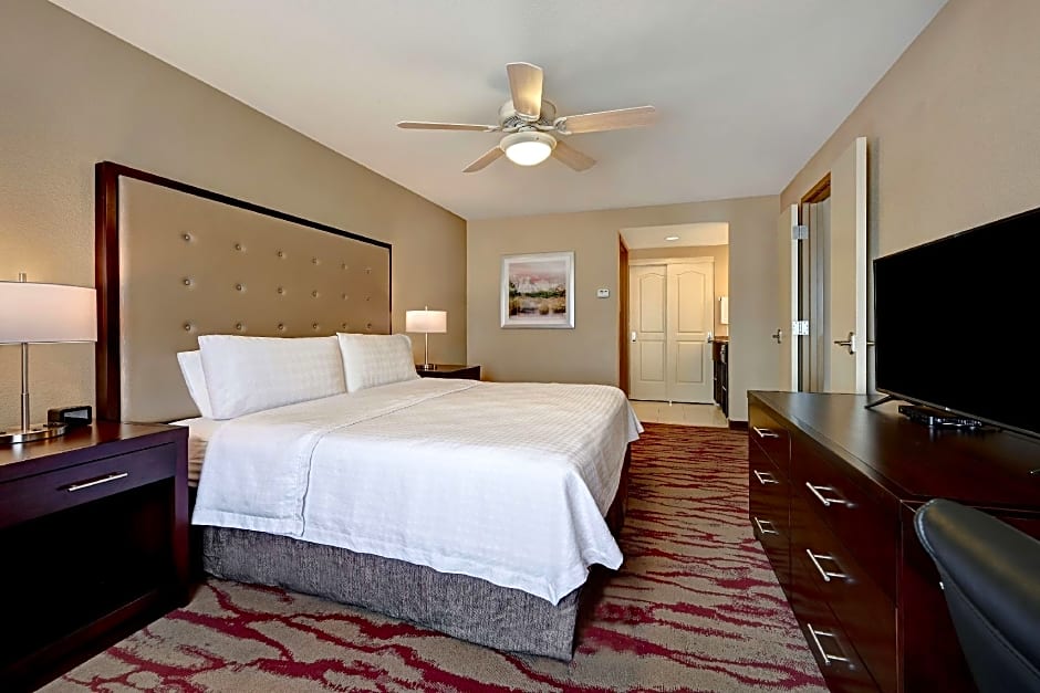 Photo 1 of 1 of 2 Bedroom 1 King Bed and 2 Queen Beds Suite