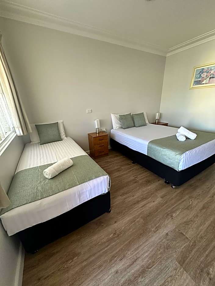 Bucketts Way Motel and Restaurant