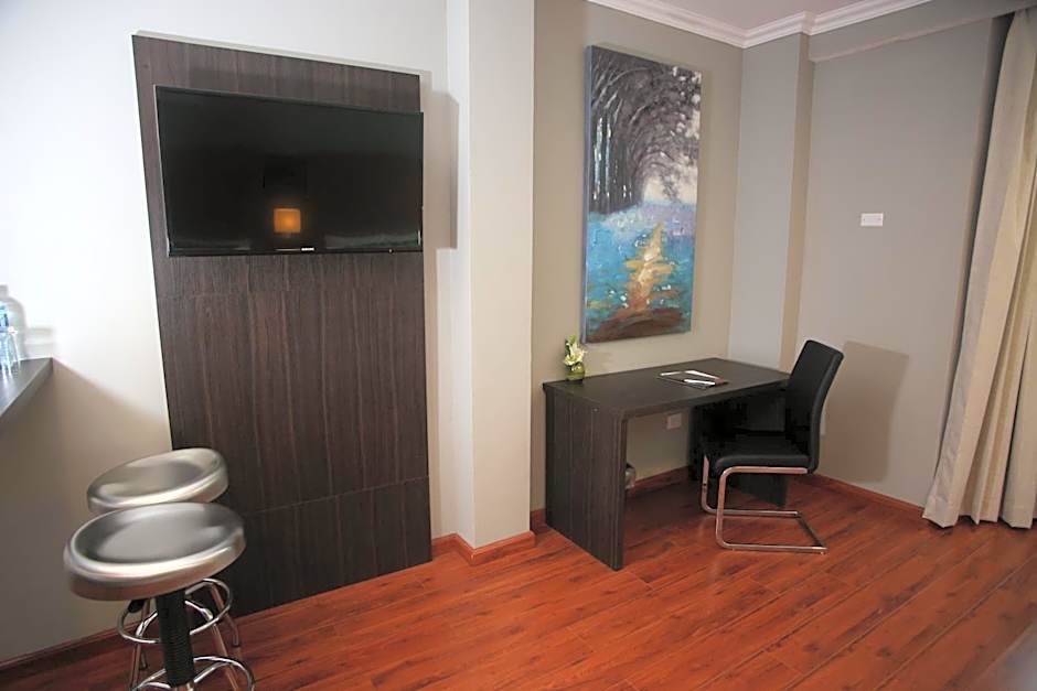 Aranjuez Hotel & Suites