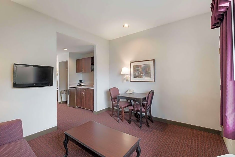 Quality Inn Grand Suites Bellingham